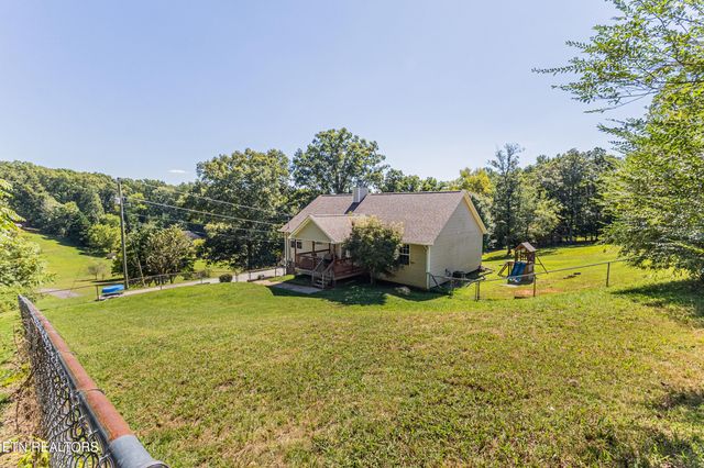 8434 Coppock Rd, Corryton, TN 37721