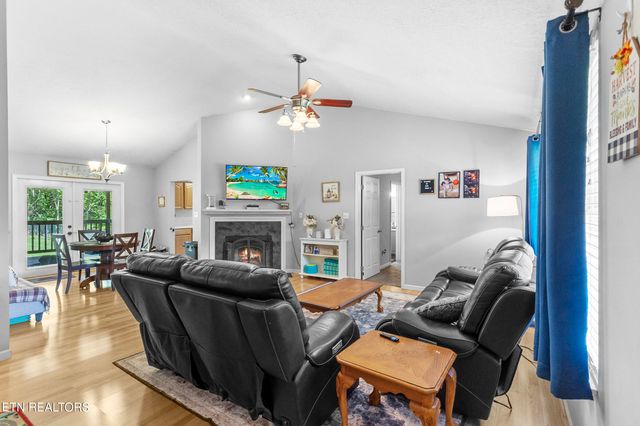 8434 Coppock Rd, Corryton, TN 37721