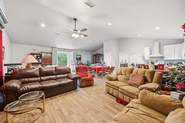 752 Taylor, Bulverde, TX 78163