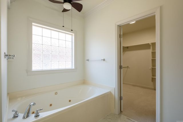 131 Hidden Valley Loop, Maumelle, AR 72113