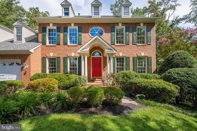 8609 WOODLAND HEIGHTS CT, Alexandria, VA 22309