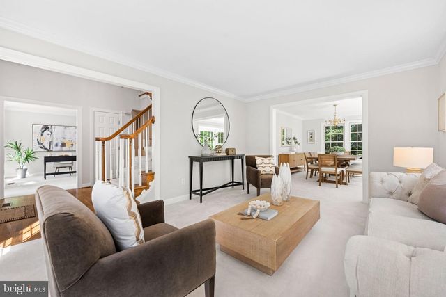 8609 WOODLAND HEIGHTS CT, Alexandria, VA 22309