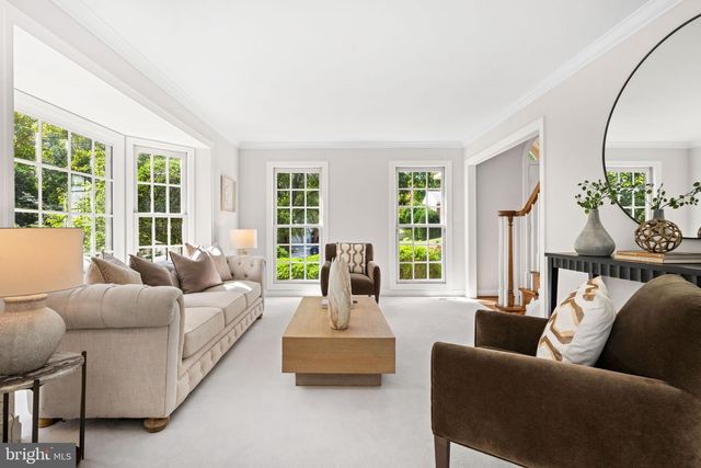 8609 WOODLAND HEIGHTS CT, Alexandria, VA 22309