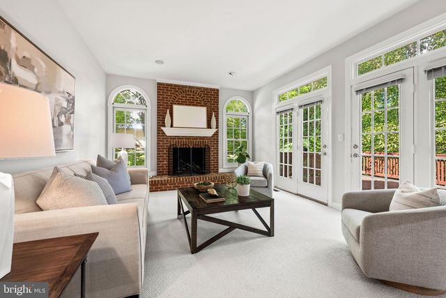 8609 WOODLAND HEIGHTS CT, Alexandria, VA 22309