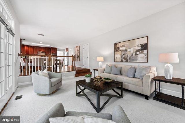 8609 WOODLAND HEIGHTS CT, Alexandria, VA 22309