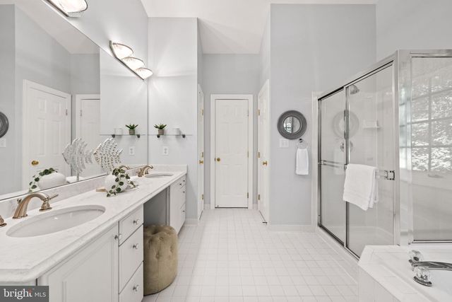 8609 WOODLAND HEIGHTS CT, Alexandria, VA 22309