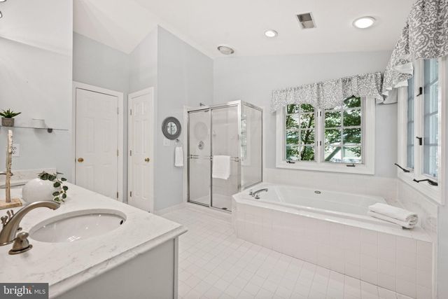 8609 WOODLAND HEIGHTS CT, Alexandria, VA 22309
