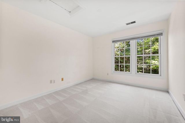 8609 WOODLAND HEIGHTS CT, Alexandria, VA 22309
