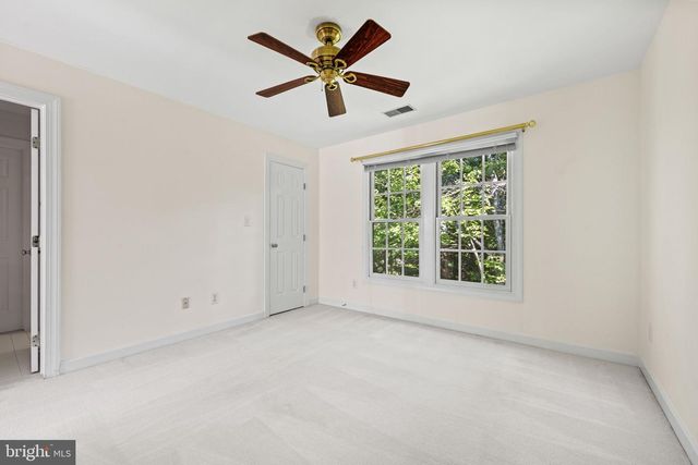 8609 WOODLAND HEIGHTS CT, Alexandria, VA 22309