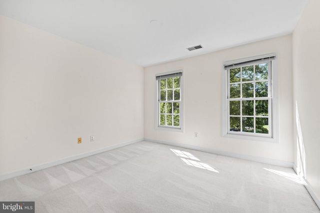8609 WOODLAND HEIGHTS CT, Alexandria, VA 22309