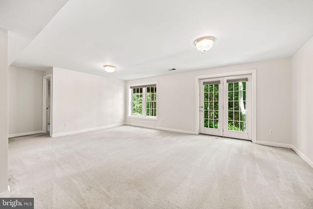 8609 WOODLAND HEIGHTS CT, Alexandria, VA 22309