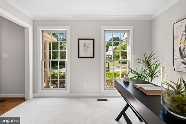8609 WOODLAND HEIGHTS CT, Alexandria, VA 22309