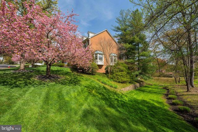 8609 WOODLAND HEIGHTS CT, Alexandria, VA 22309