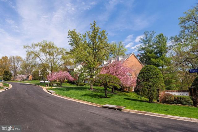 8609 WOODLAND HEIGHTS CT, Alexandria, VA 22309