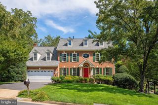 8609 WOODLAND HEIGHTS CT, Alexandria, VA 22309