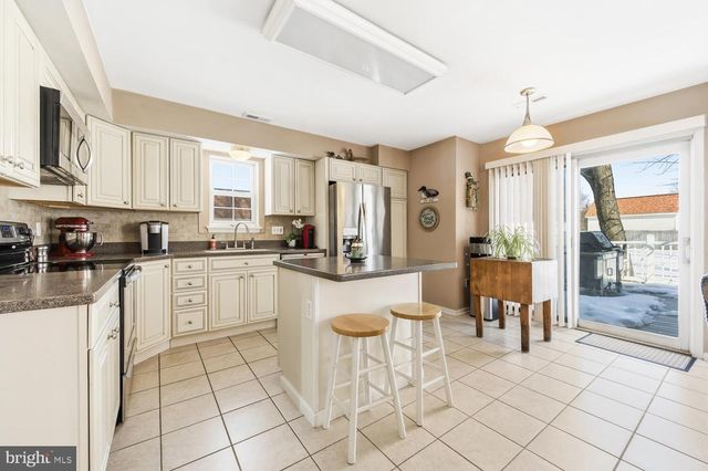 808 CLOVERFIELDS DR, Stevensville, MD 21666