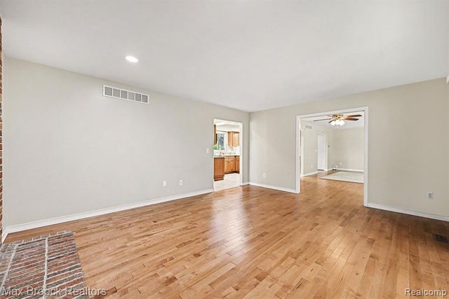 18733 Yorkshire Drive, Livonia, MI 48152