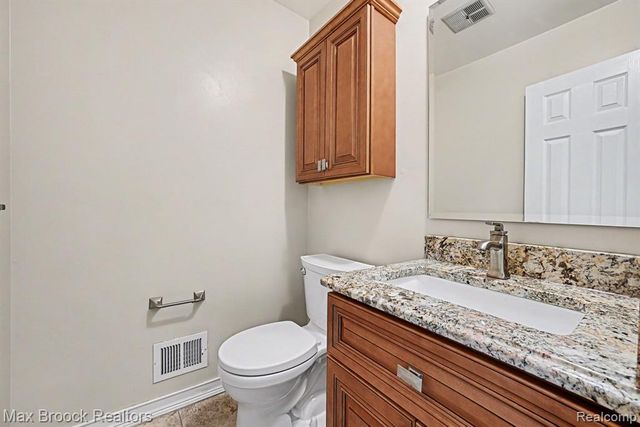 18733 Yorkshire Drive, Livonia, MI 48152