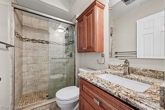 18733 Yorkshire Drive, Livonia, MI 48152