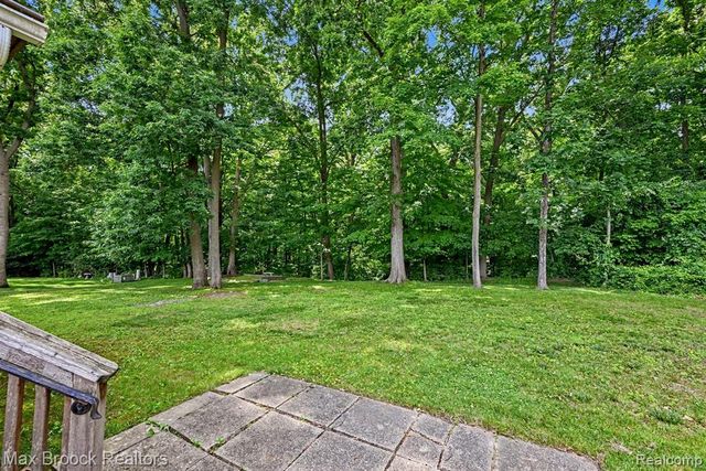 18733 Yorkshire Drive, Livonia, MI 48152
