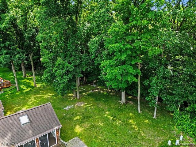 18733 Yorkshire Drive, Livonia, MI 48152