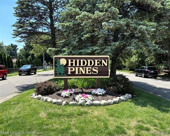 18733 Yorkshire Drive, Livonia, MI 48152