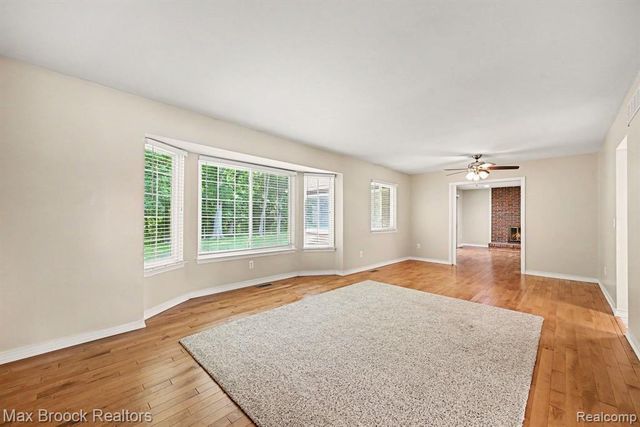 18733 Yorkshire Drive, Livonia, MI 48152