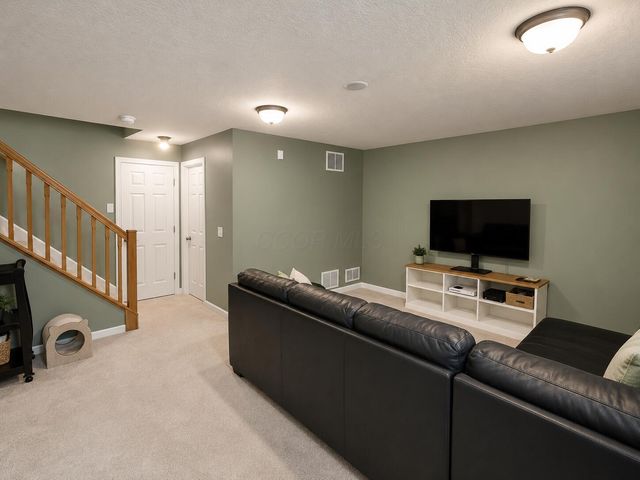 289 Slippery Elm Drive, Blacklick, OH 43004