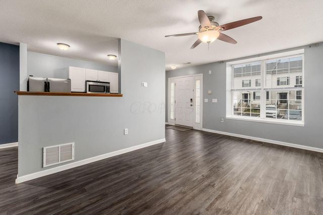 289 Slippery Elm Drive, Blacklick, OH 43004