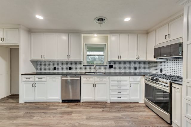 728 Del Drive, Denton, TX 76207