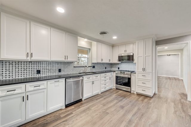 728 Del Drive, Denton, TX 76207