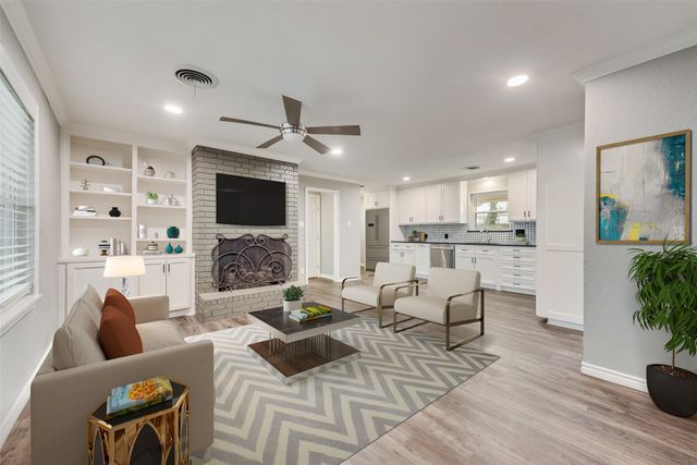728 Del Drive, Denton, TX 76207