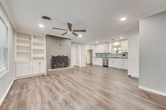 728 Del Drive, Denton, TX 76207