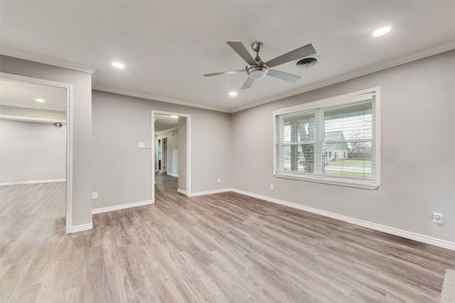 728 Del Drive, Denton, TX 76207