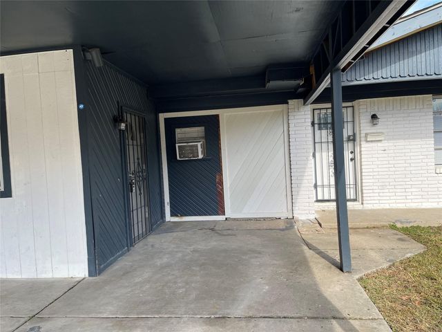 8321 Homewood Lane A, Houston, TX 77028
