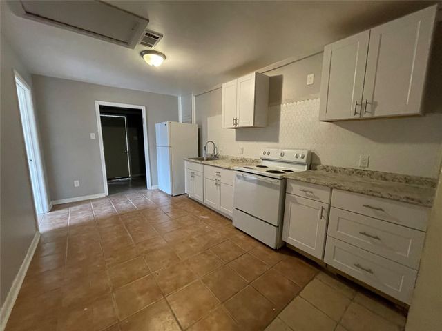 8321 Homewood Lane A, Houston, TX 77028