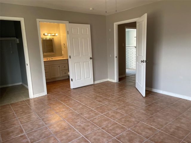 8321 Homewood Lane A, Houston, TX 77028