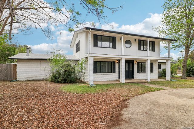 302 WEATHERCOCK LN, Windcrest, TX 78239