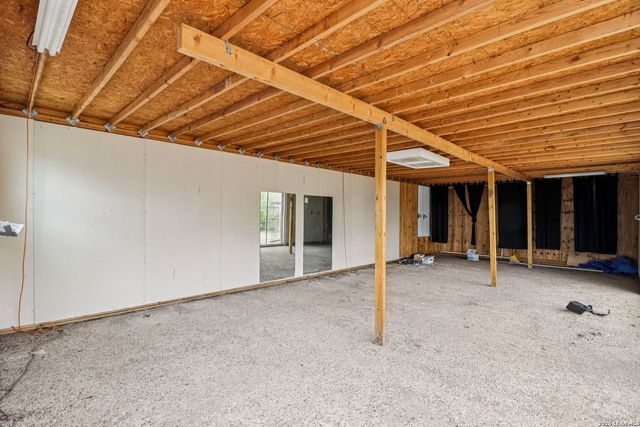 302 WEATHERCOCK LN, Windcrest, TX 78239