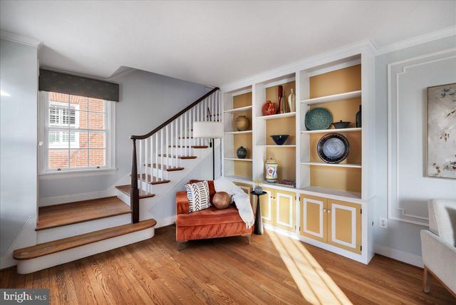 330 W CECIL ST, Winchester, VA 22601