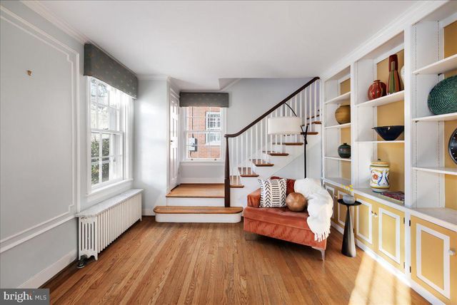 330 W CECIL ST, Winchester, VA 22601