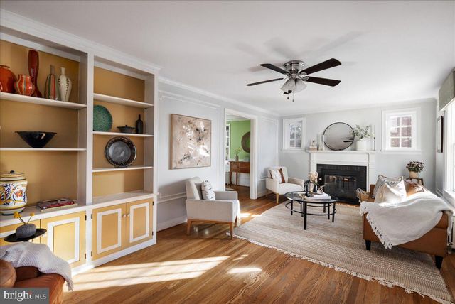 330 W CECIL ST, Winchester, VA 22601