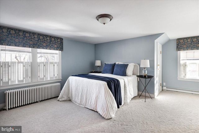 330 W CECIL ST, Winchester, VA 22601