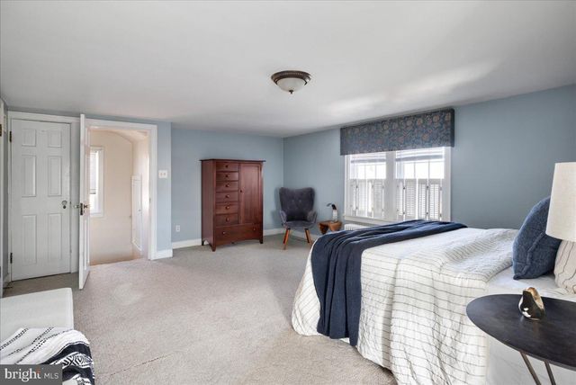 330 W CECIL ST, Winchester, VA 22601