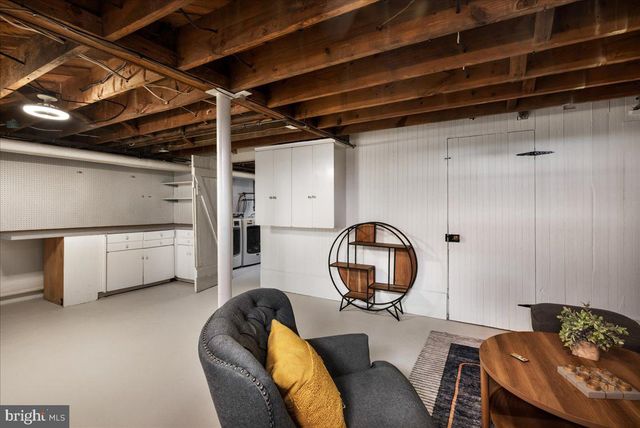 330 W CECIL ST, Winchester, VA 22601