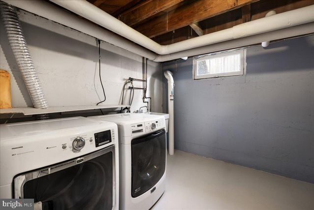 330 W CECIL ST, Winchester, VA 22601