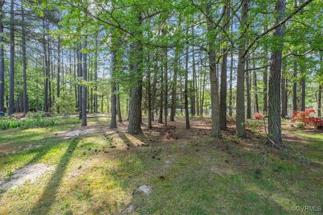 2632 Piney Ridge Dr, Richmond, VA 23223