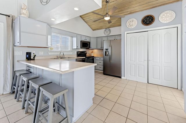 7569 White Sands Boulevard, Navarre, FL 32566