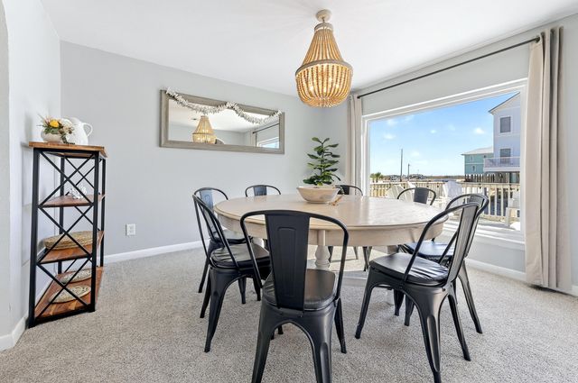 7569 White Sands Boulevard, Navarre, FL 32566