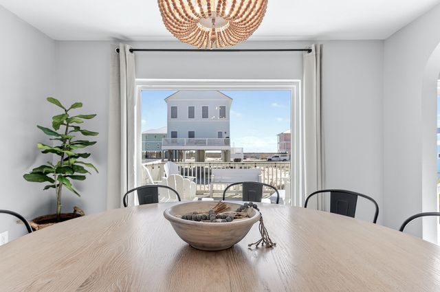 7569 White Sands Boulevard, Navarre, FL 32566